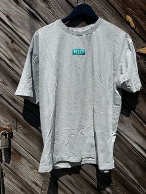 Fleo Light Gray Short Sleeve Tee with Teal Logo Patch